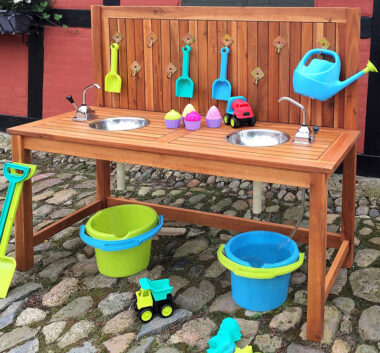 Outdoor Kitchen with 2 Sinks and Pumps children