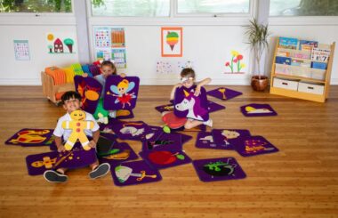 Storytime Indoor / Outdoor Carpet Tiles with Holdall